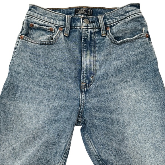 Abercrombie & Fitch ULTRA HIGH RISE Straight - Picture 2 of 14